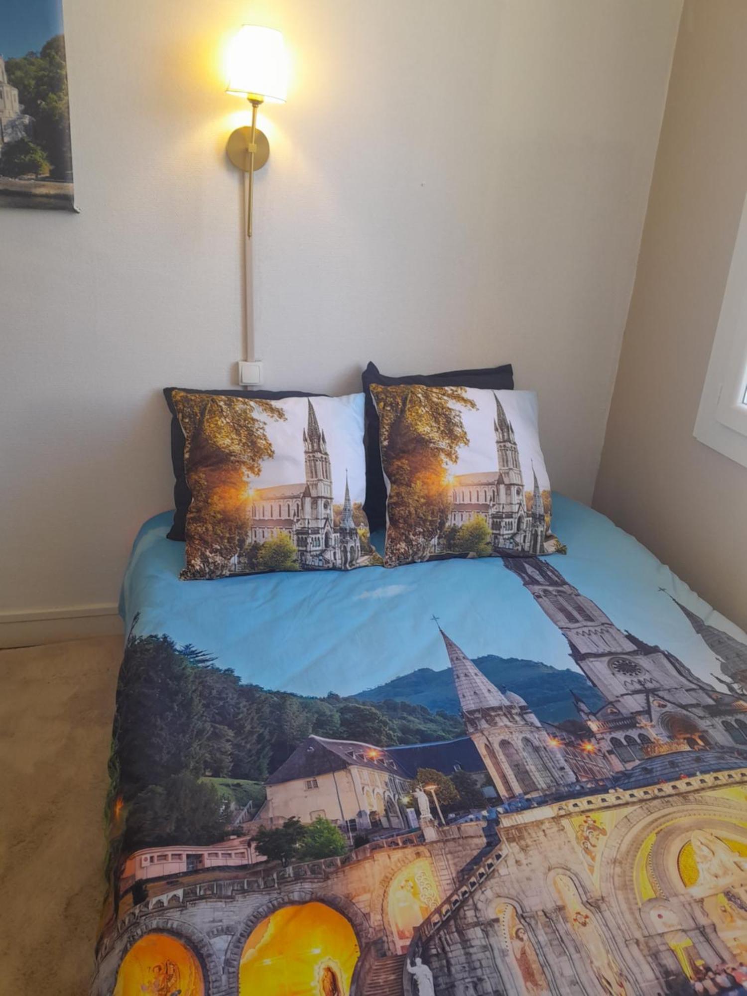Apartment Vue De Reve Dans De Standing - Vous Faites Le Menage-very Good Prices But Have To Cle-an Th-e Flat